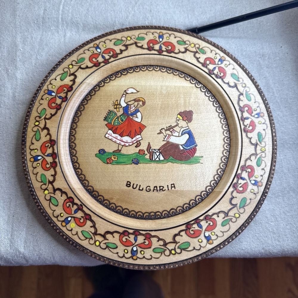 Vintage Wooden Hand carved\Painted Decor Plate Wall‎ Hanging Folk  BULGARIA